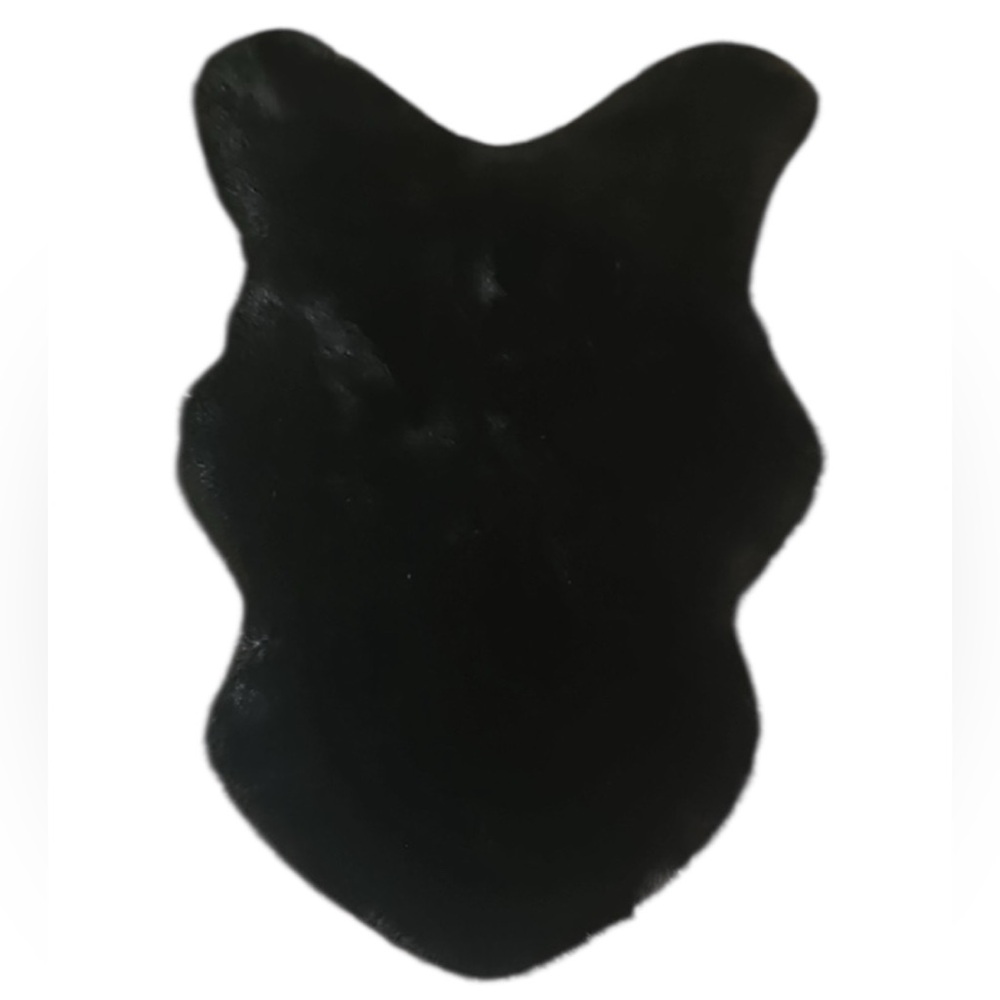💚 Mon Chateau Black Faux Sheepskin Rug
